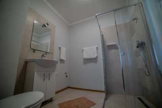 Апарт-отели Elis Residence Клуж-Напока Двухместный номер с 1 кроватью и собственной ванной комнатой-10